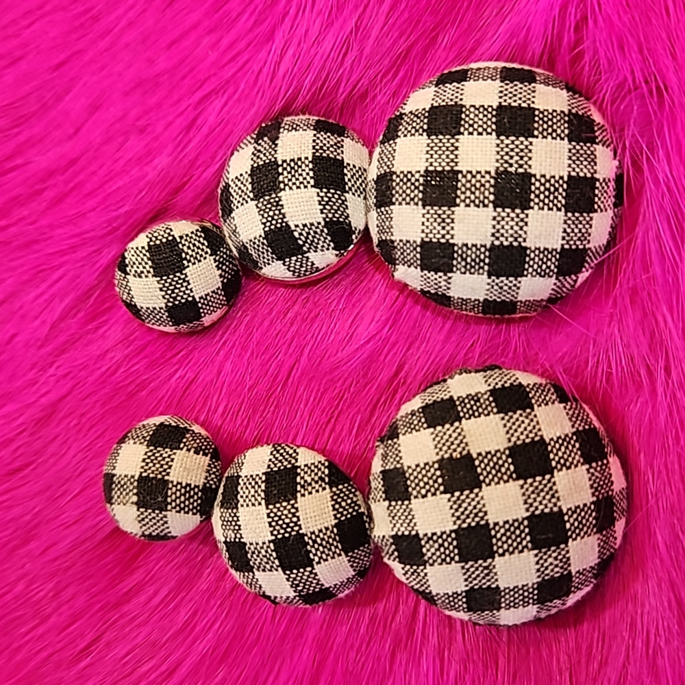 BLACK WHITE BUFFALO PLAID SMALL MEDIUM‎ LARGE PIERCED EARRINGS